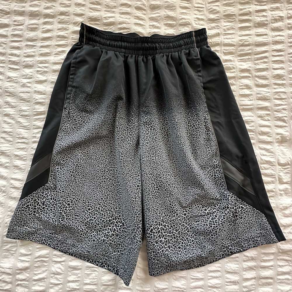 NIKE Men’s Light Em Up Basketball Shorts Sz Medium